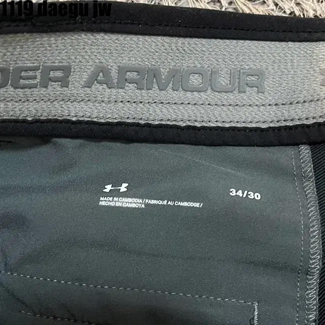 34/30 UNDERARMOUR PANTS 언더아머 바지