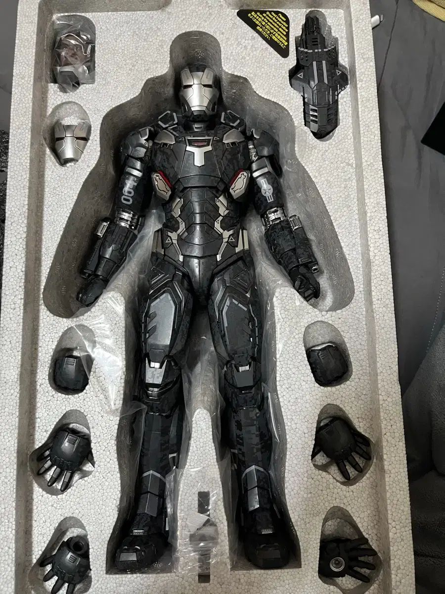 Hot Toys War Machine Mark 4 Die-Cast Iron Man Figure