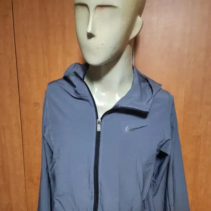 NIKE DRIFIT 나이키드라이핏스판후드점퍼XL입니다