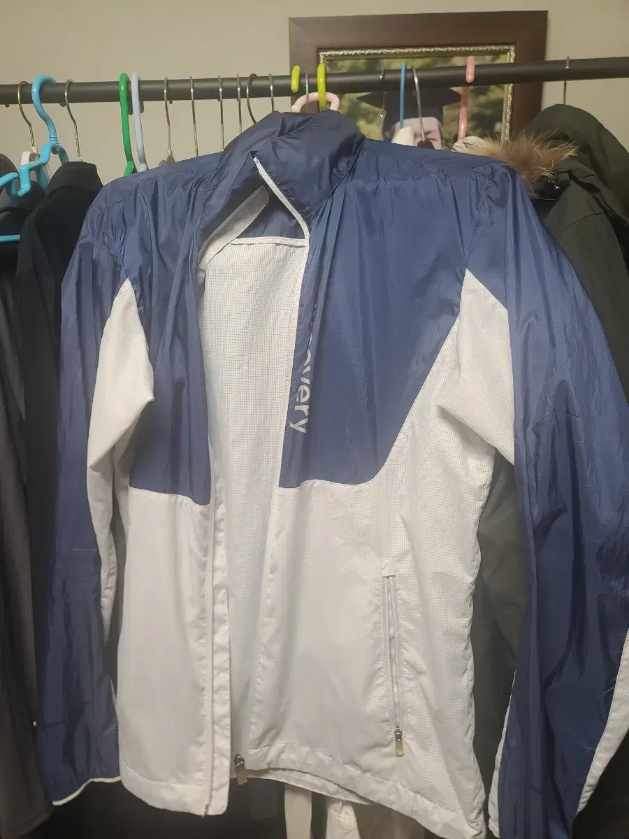 Discovery Intermittent Windbreaker 100