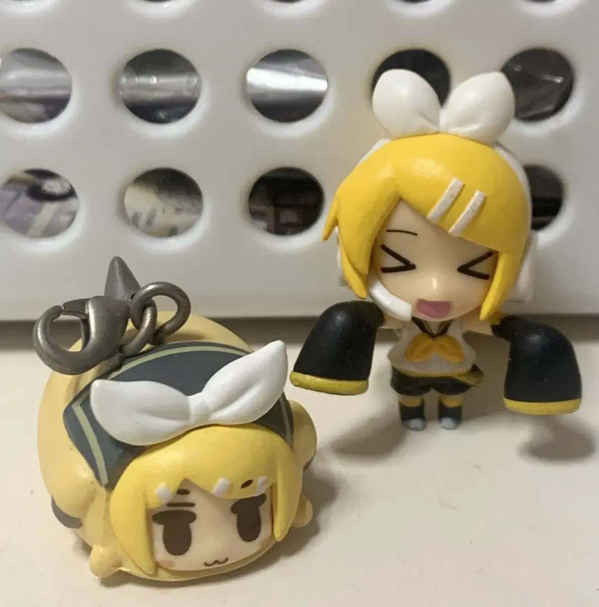 Vocaloid Psycheka Kagamine Rin Classic Mini Figures Animal Keyrings in Bulk