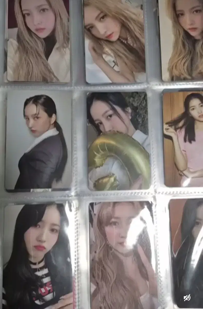 I'm selling my gfriend photocard.