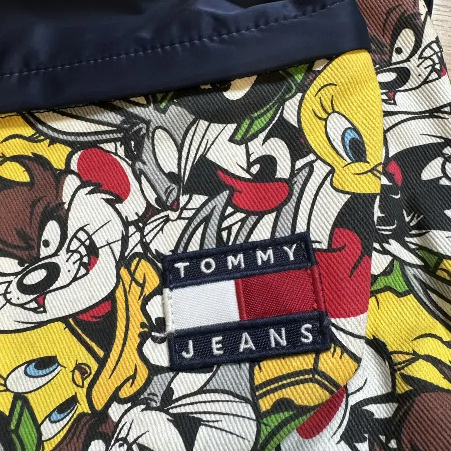 Loony toon x tommy jeans 타미진 배낭