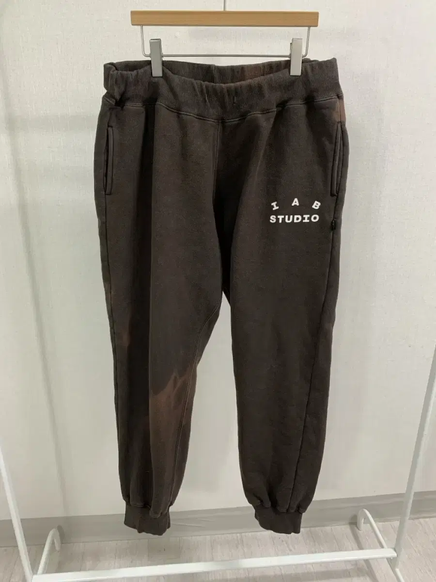 iAppstudio Sweatpants Brown L