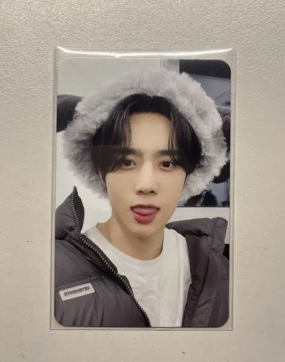 The Boyz sunwoo Lower Puppy Photocard