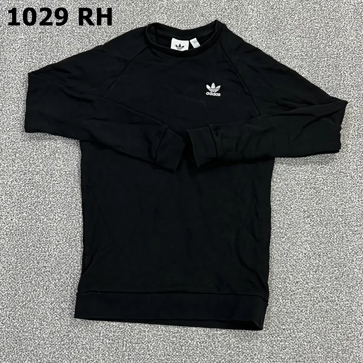 [S] Adidas Original Small Logo Man-to-Man Sweatshirt Black 029RH