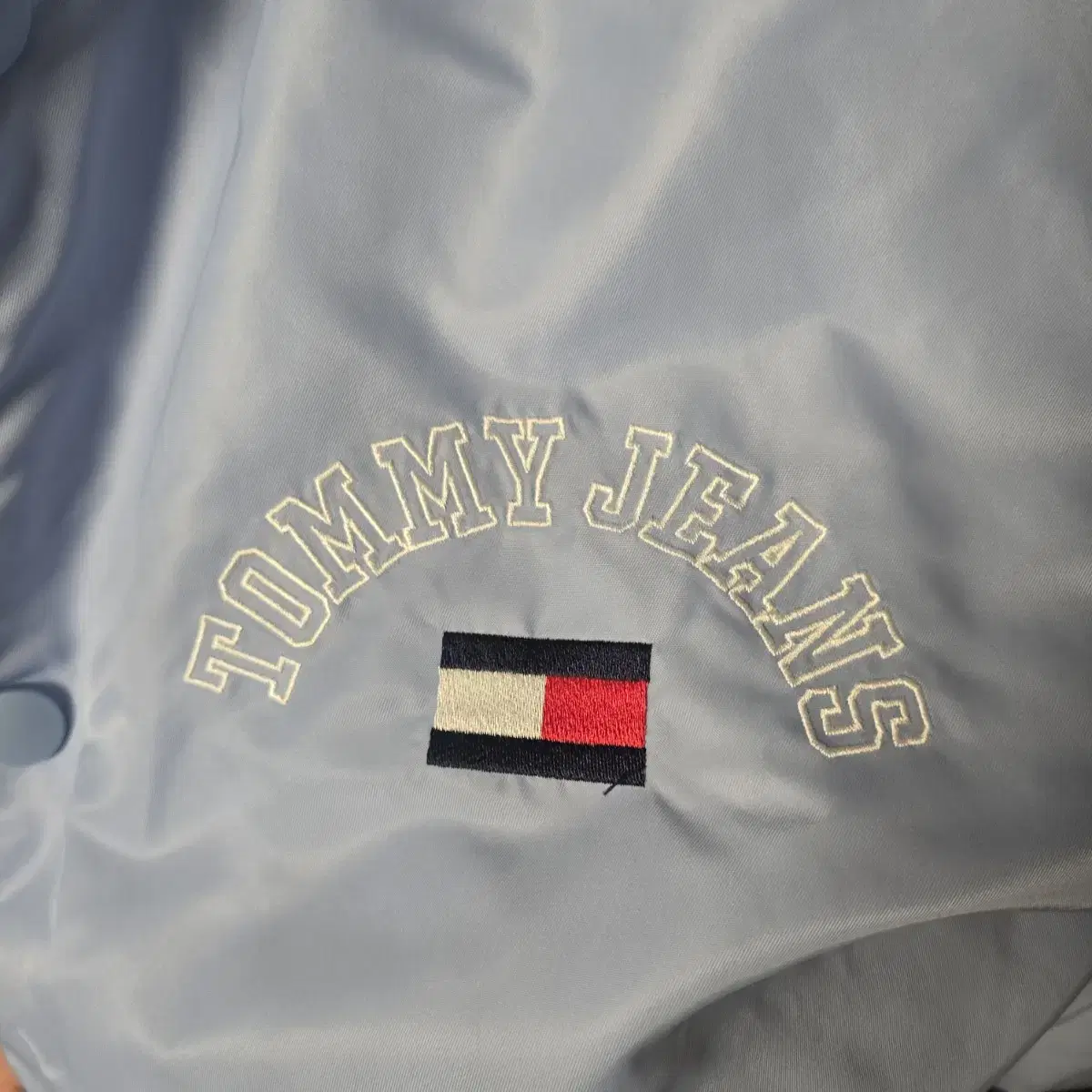 타미힐피거 TOMMY JEANS 그래픽 새틴 봄버 자켓 S