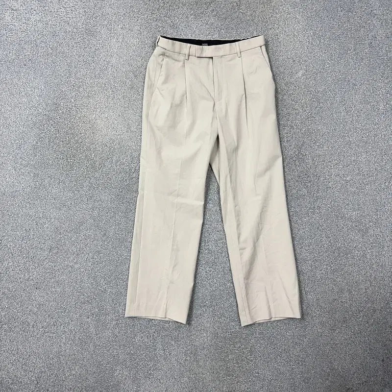 Moo GentlemanStandard Two-Tuck Light Beige Slacks 30