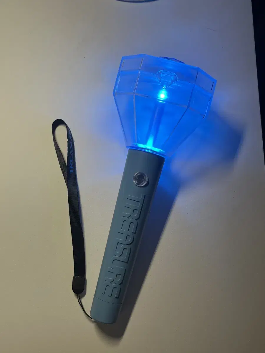 Treasure lightstick wts