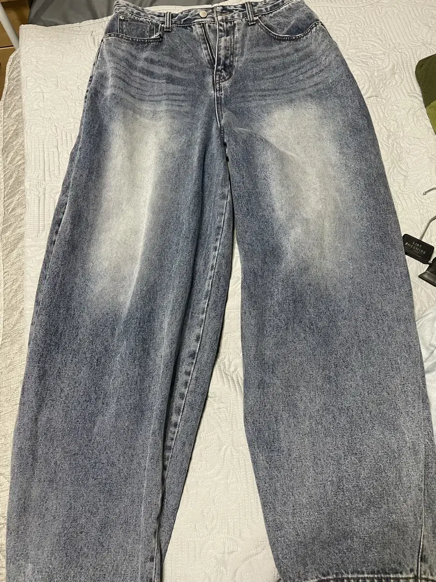 Balloon denim pants