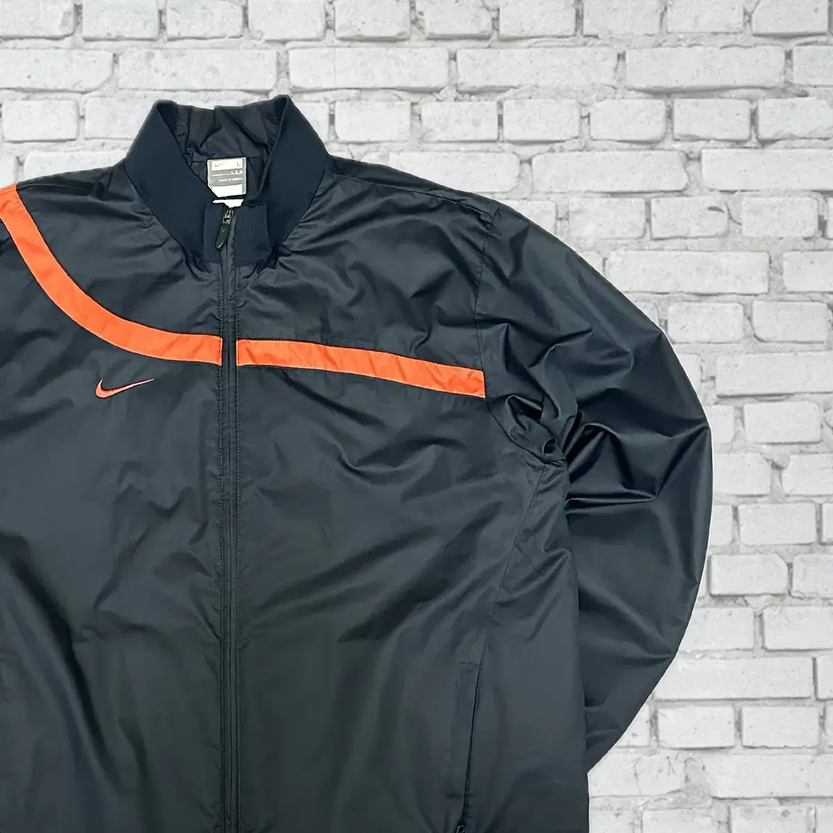 (1583) Nike Old School Red Point Windbreaker Jacket L