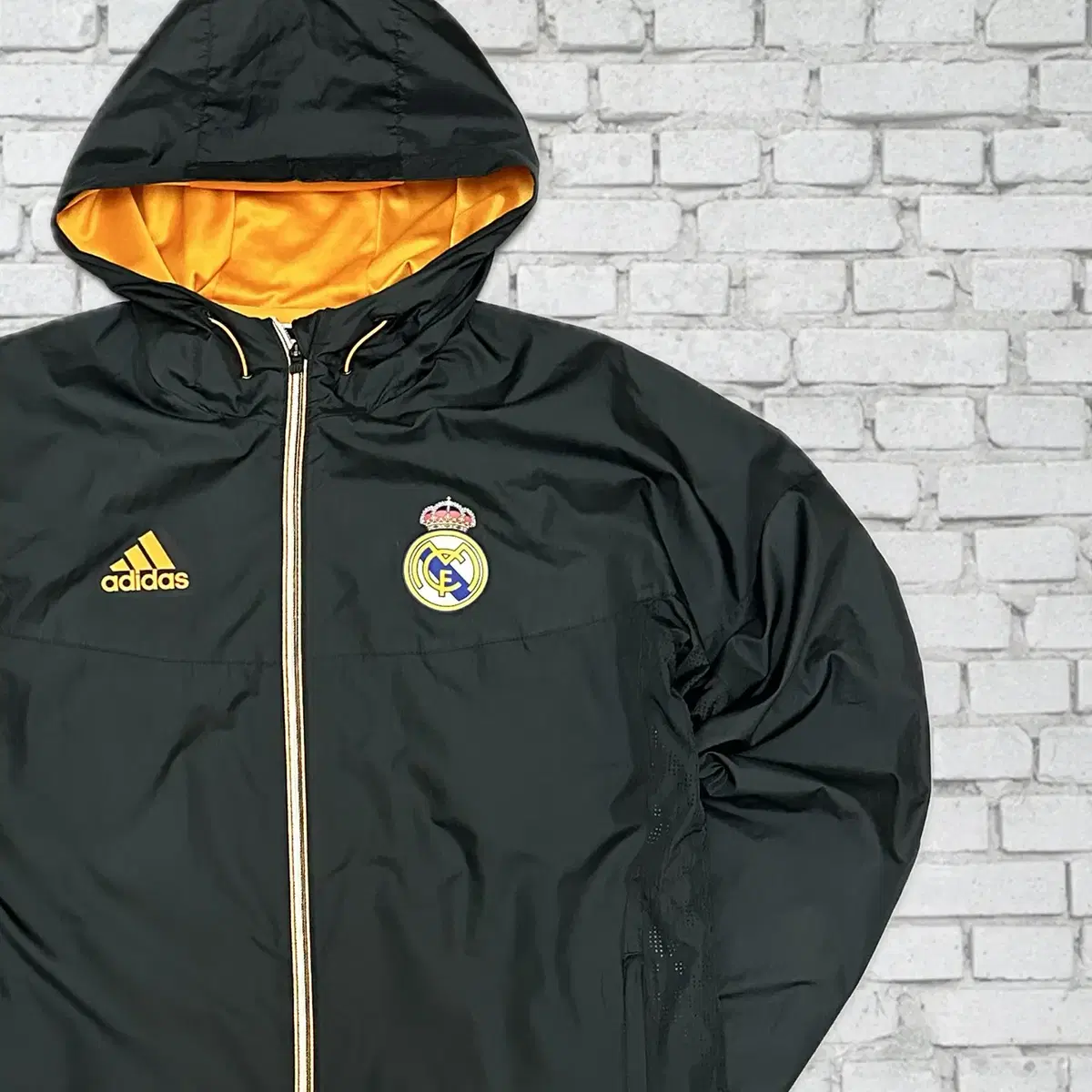 (1584) adidas Real Madrid Windbreaker M