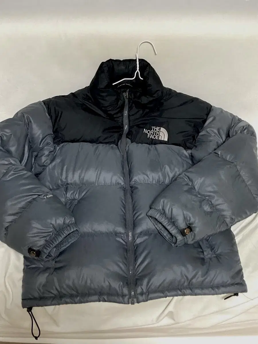 The North Face Nupsy 700 Gray (Gray)