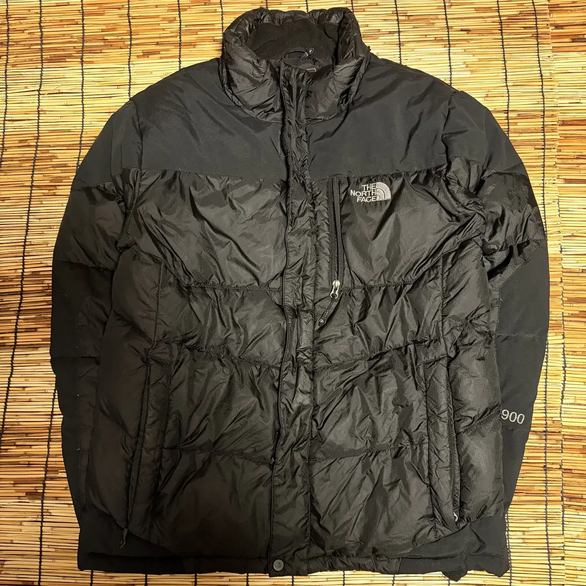 The North Face 900 US Edition Summit Series Black Padded L