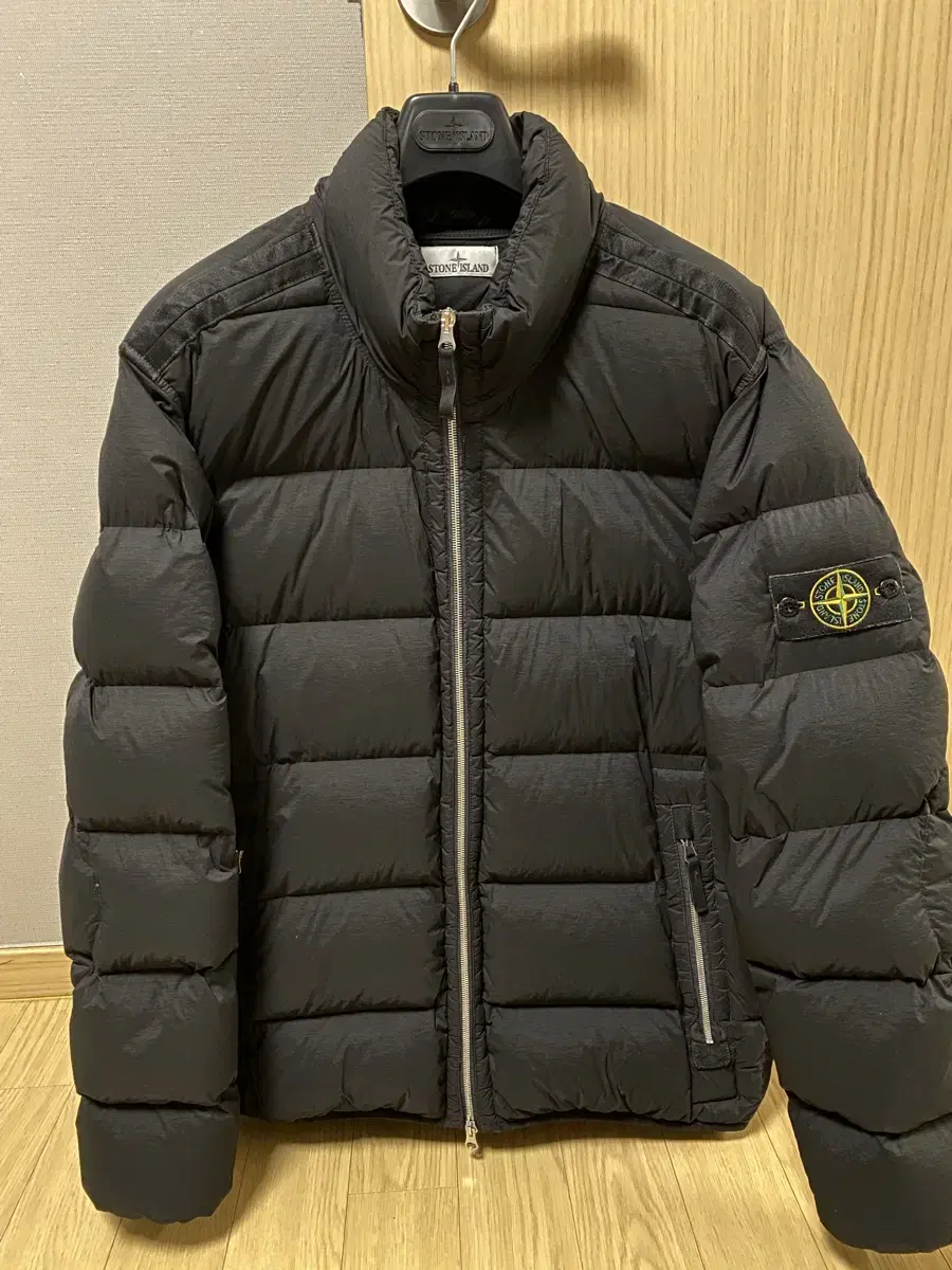 23F/W Stone Island Psychosternal Non-Hooded Puffer Black