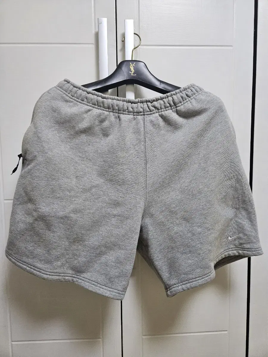 Nike Solo Swoosh Shorts Gray