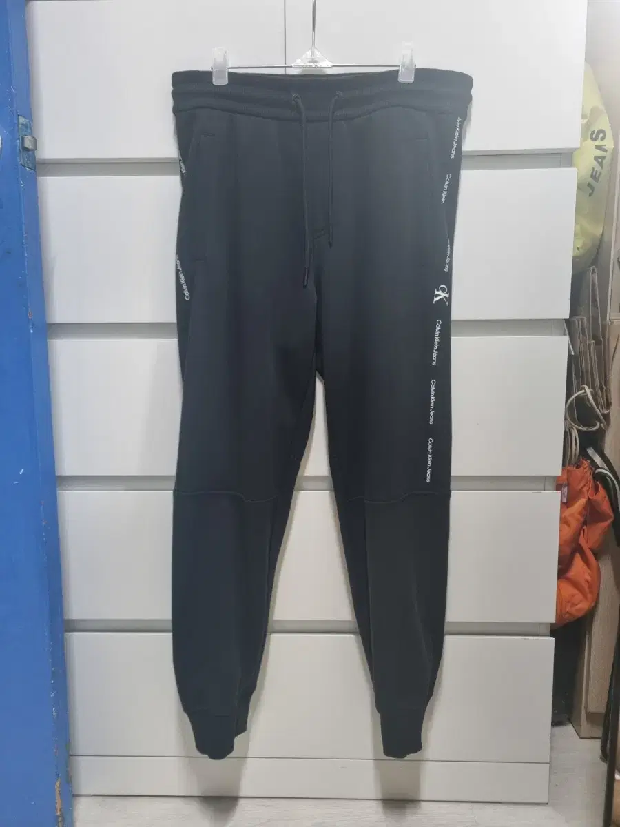 Calvin Klein Black Banded Training Sizes M 30-32