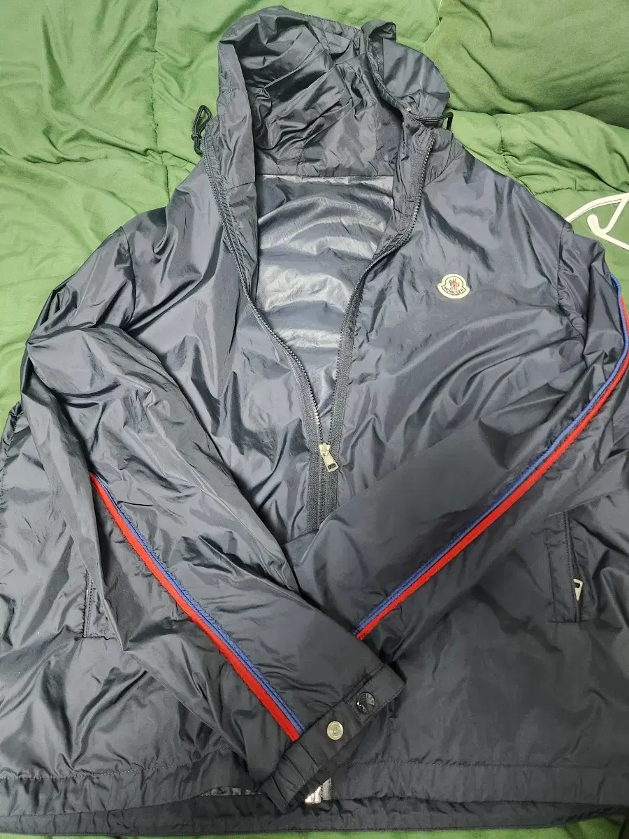 Moncler Windbreaker 5 size 110 XXL