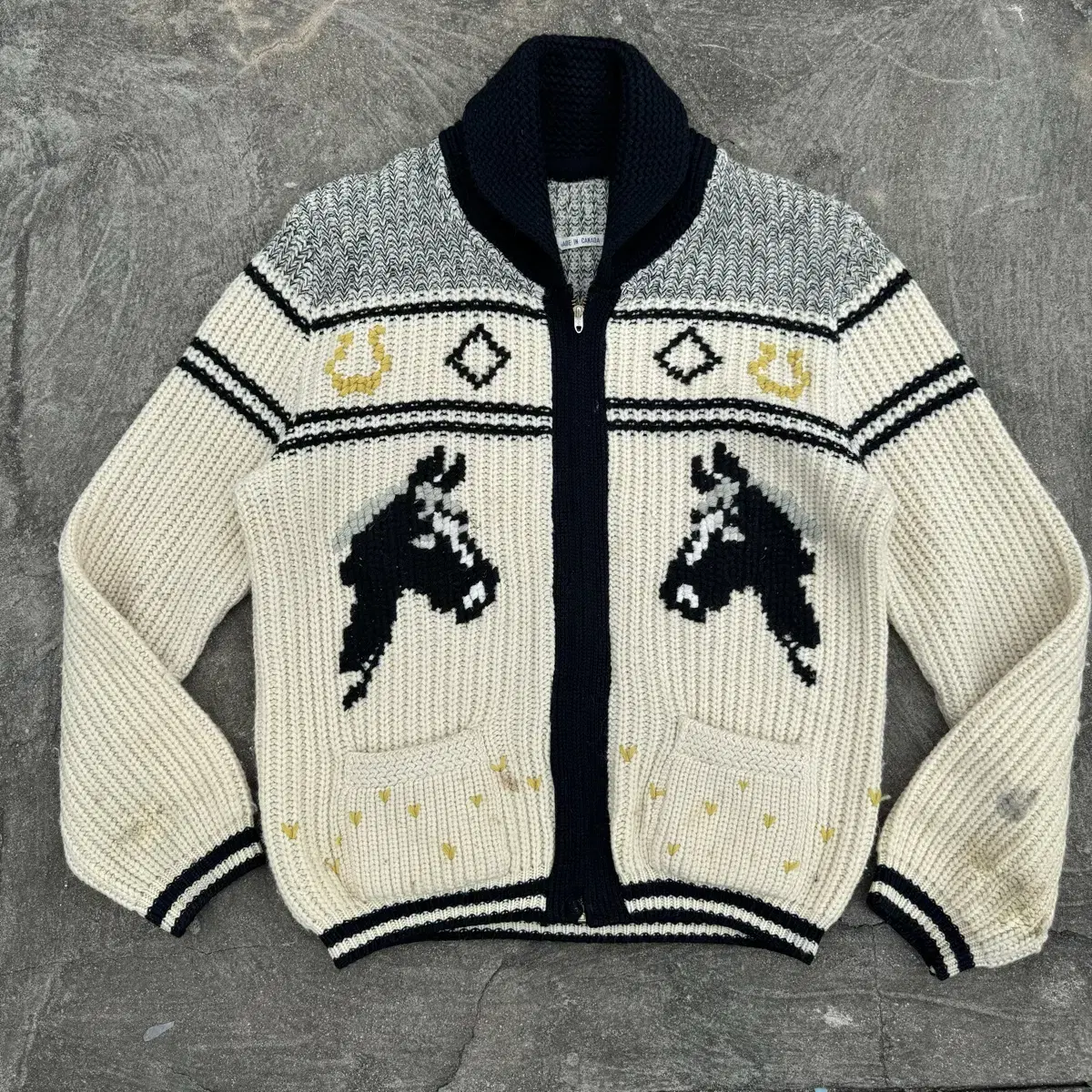 [L] Made In Canada Vintage Cowichan Knit Zip Up