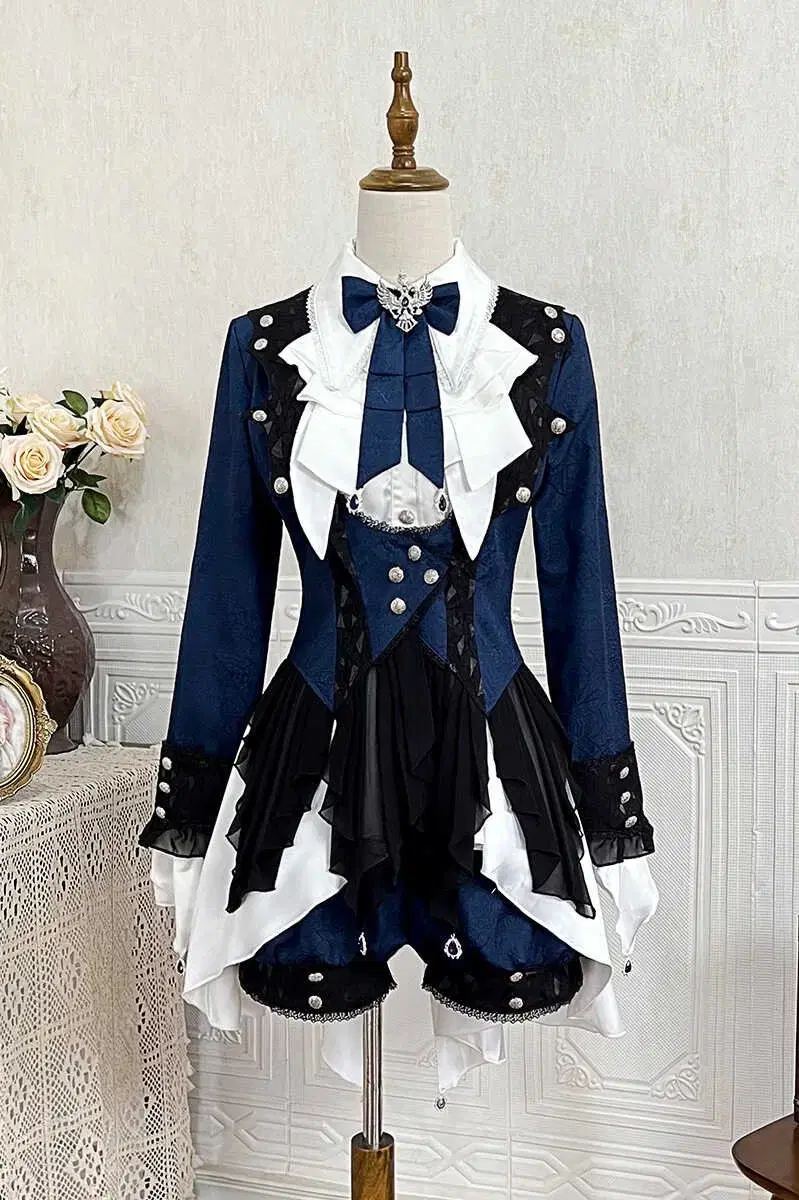 I'm selling a princely lolita costume.