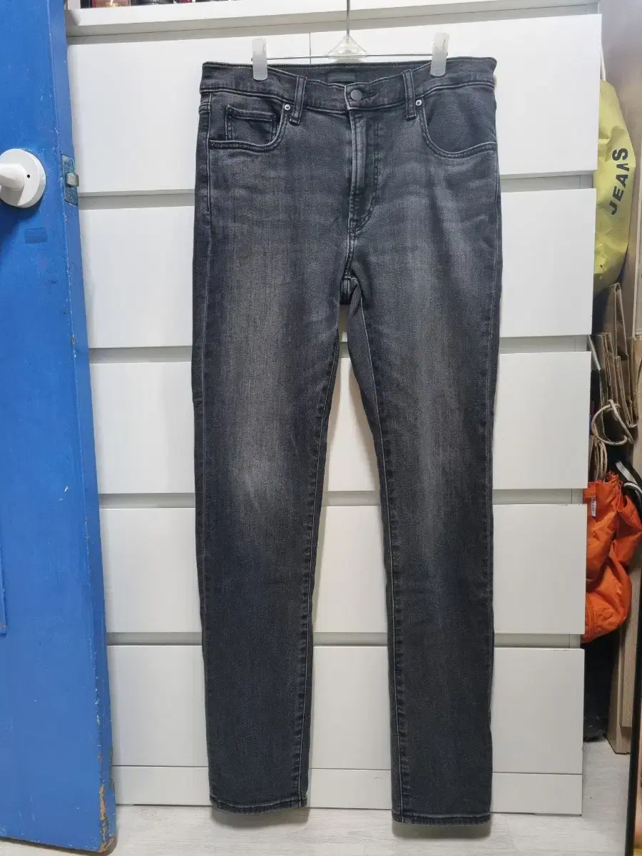 Uniqlo Black Jeans Brushed Span Size 32