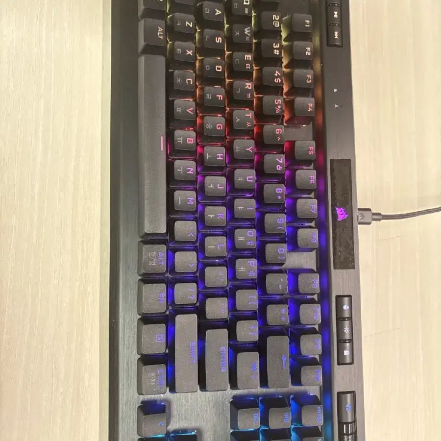 커세어 k70 tkl (적축)