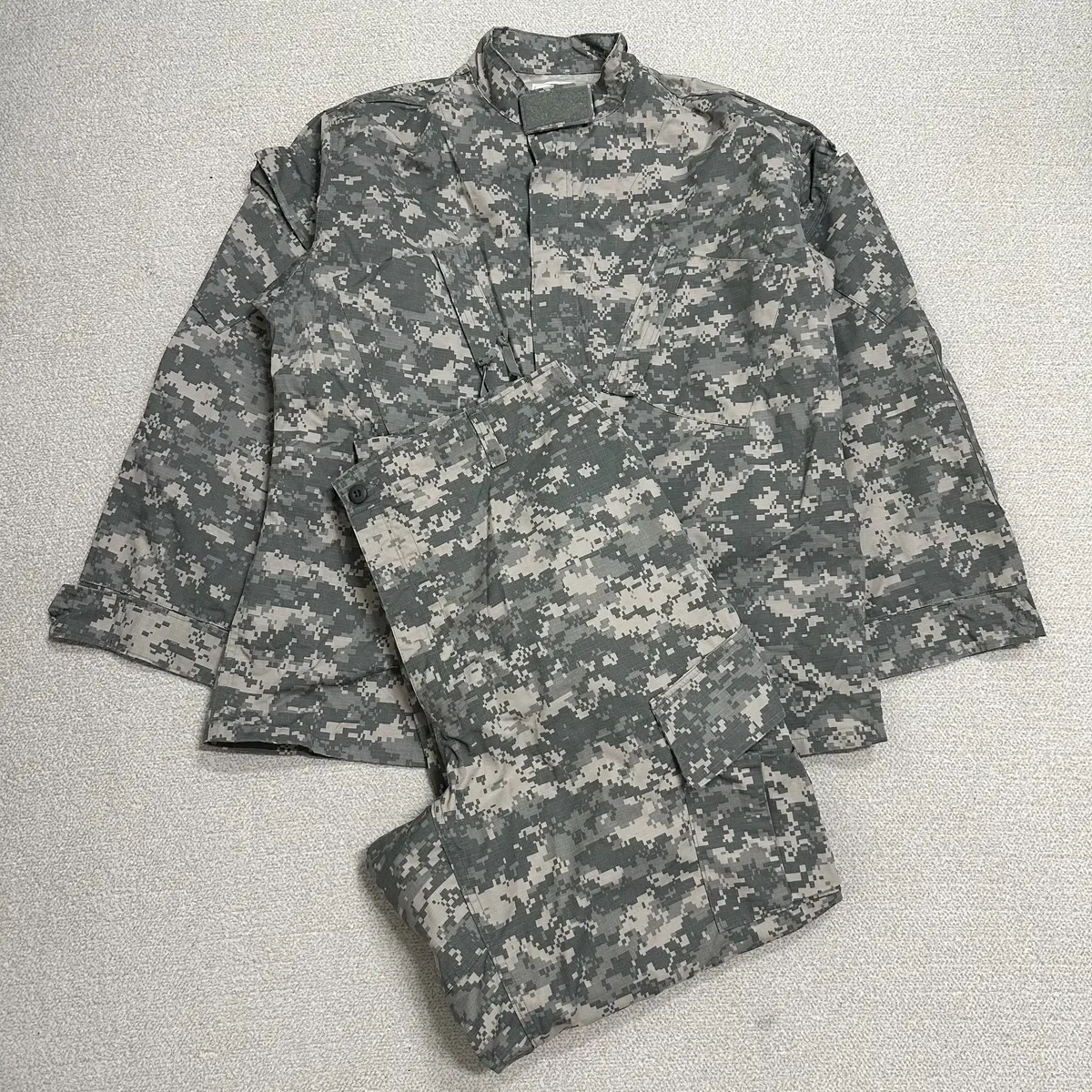 [L-L] US Army Original ACU Combat Uniform Top and Bottom Set 0637