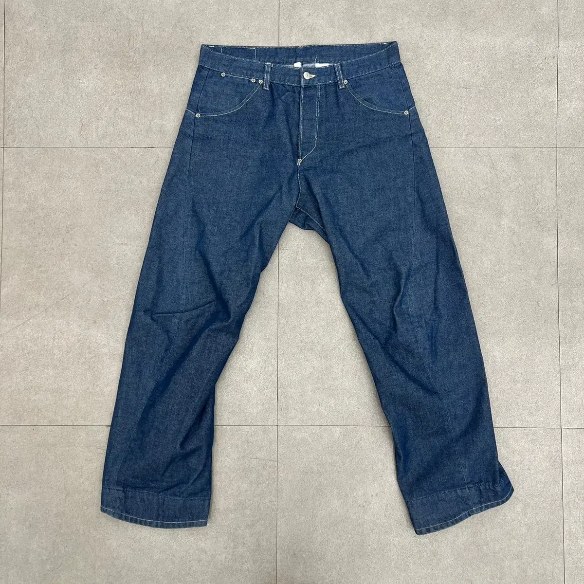 Levi's Engineered Juniors size 32-33 recommended