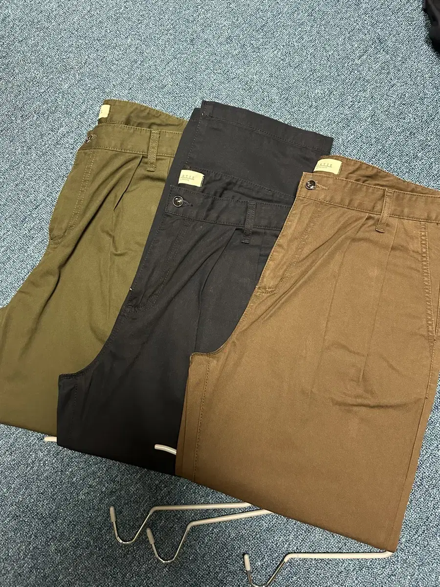 (L) 3 pairs of saltie cotton pants