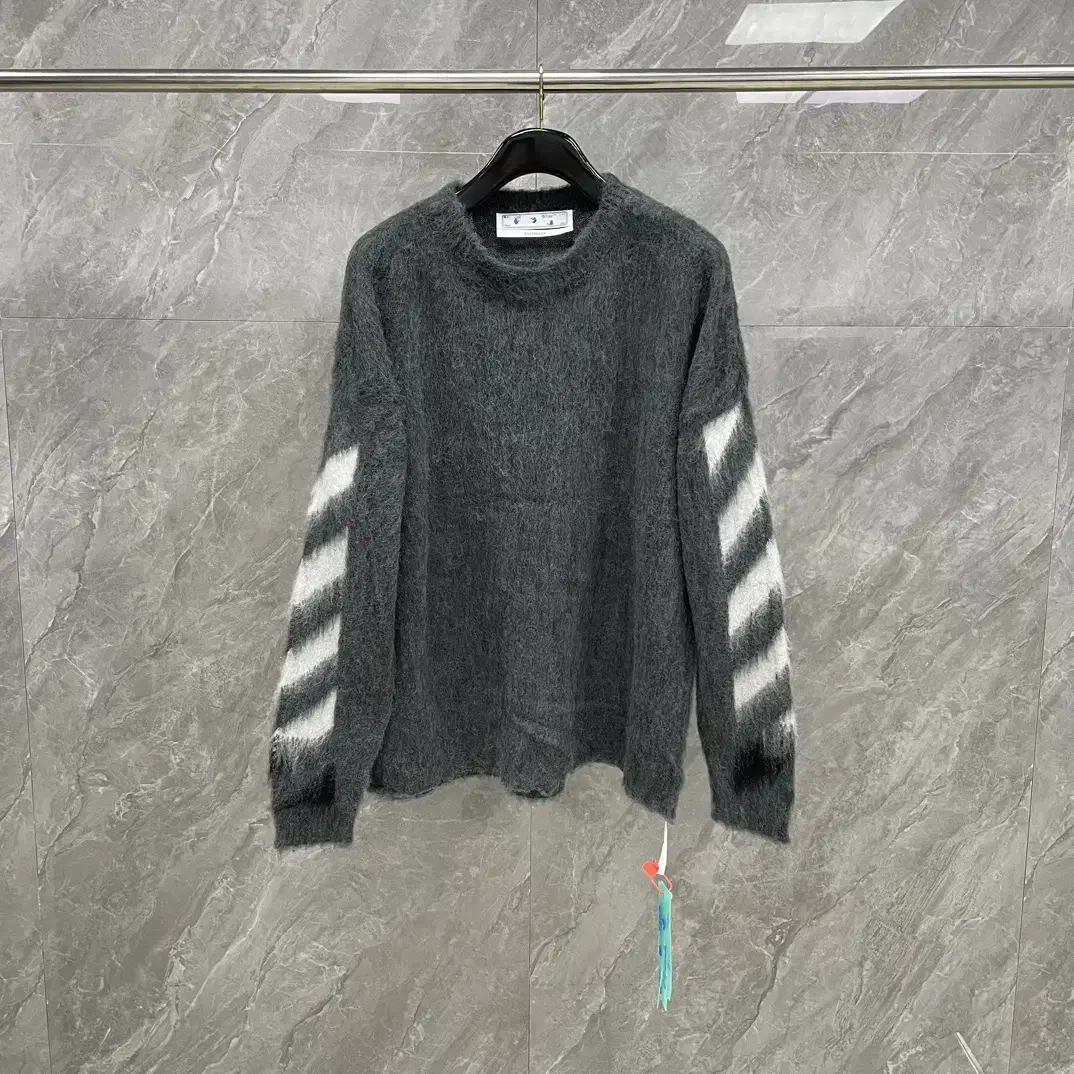 Thom Browne Men's gaeul Winter Gray Knit Sweater