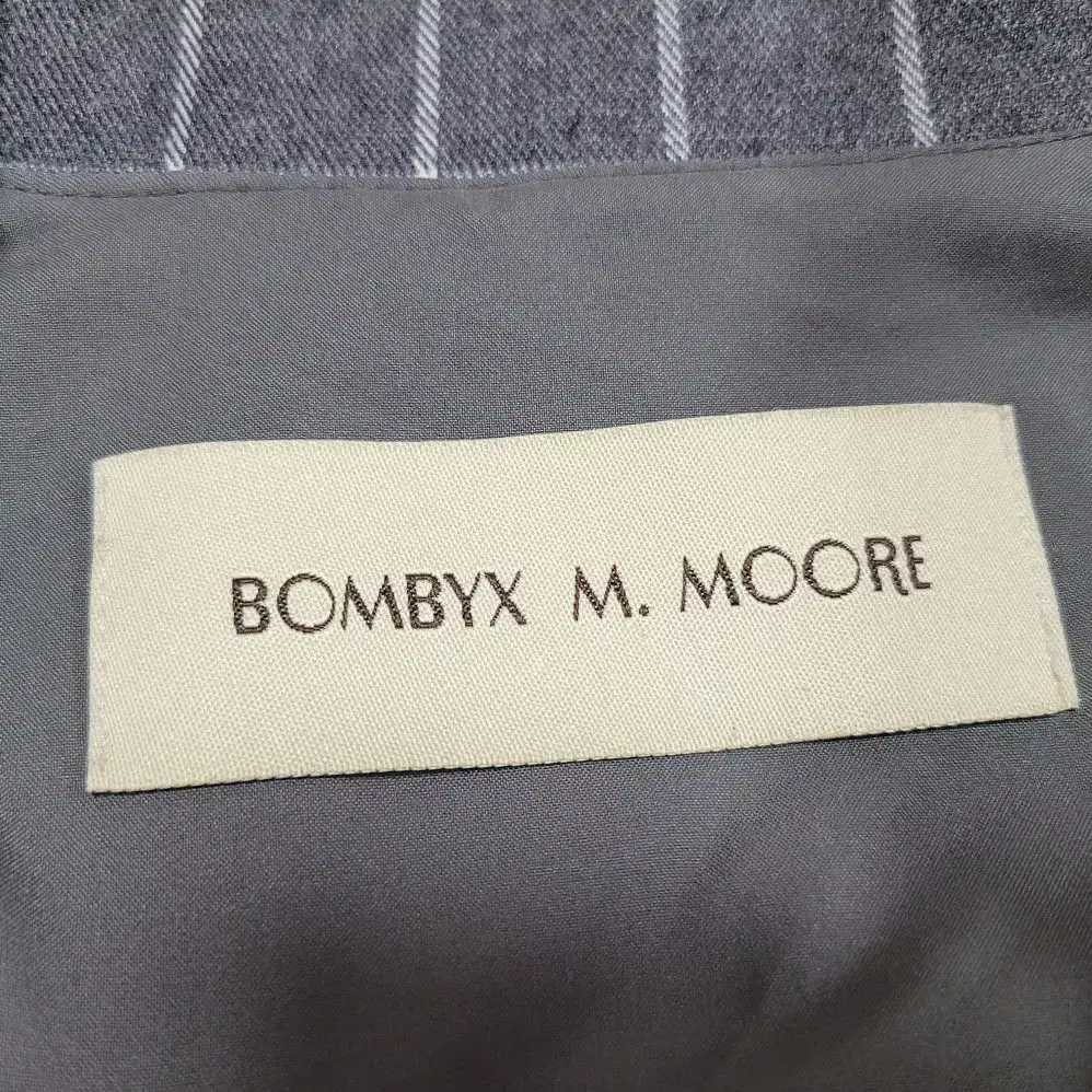 봄빅스엠무어(Bombyx M. Moore) 니트배색 원피스 55 새상품