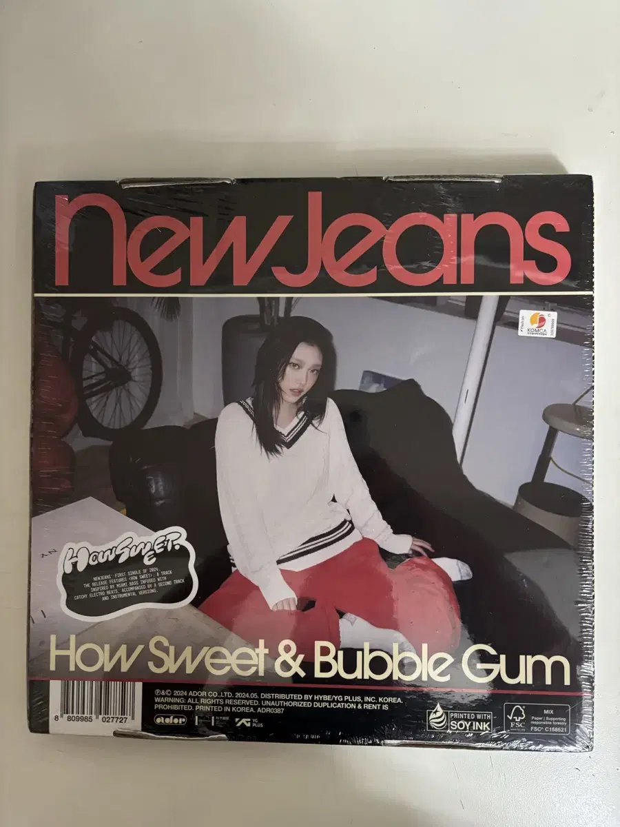 New Jeans House Tweet & Bubble Gum album (Ver. Haerin)