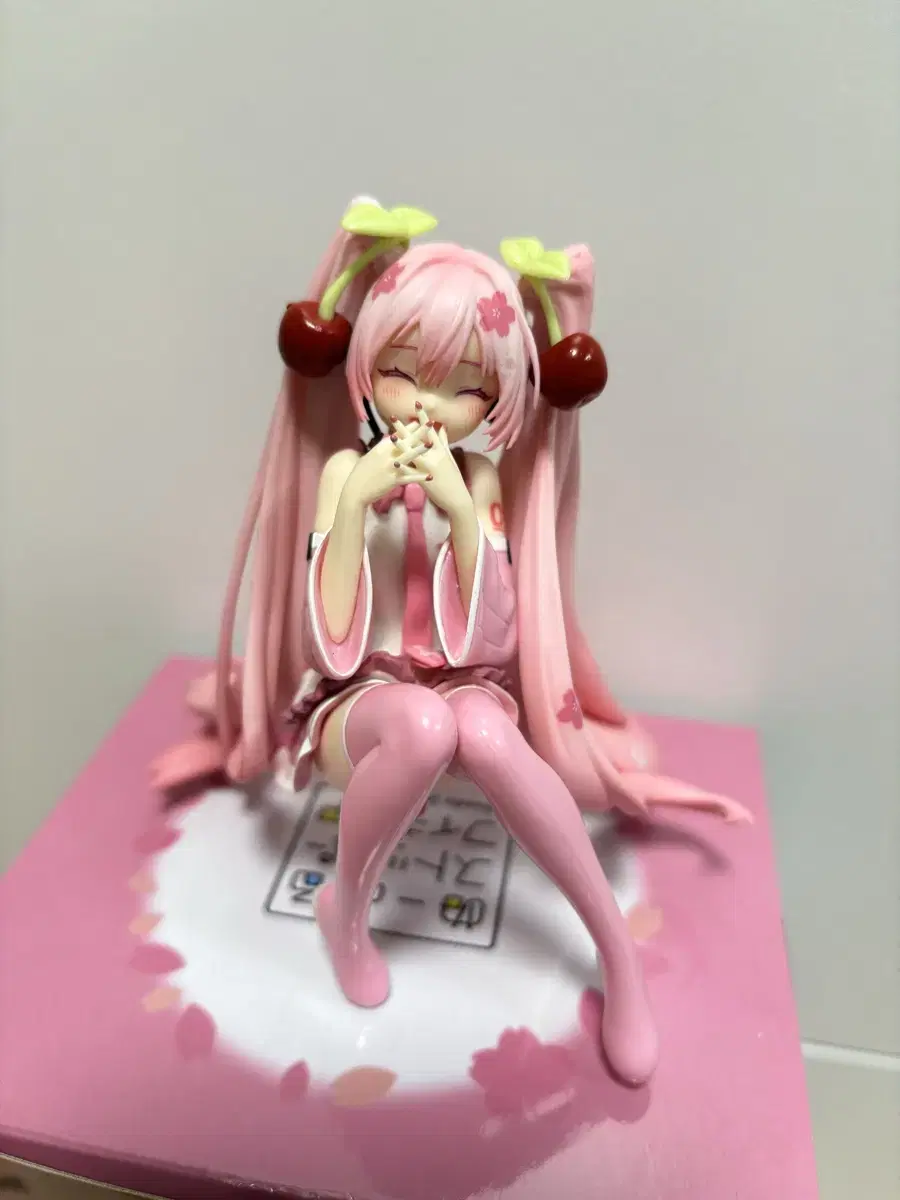 Sakura Miku Noodle Stopper sells