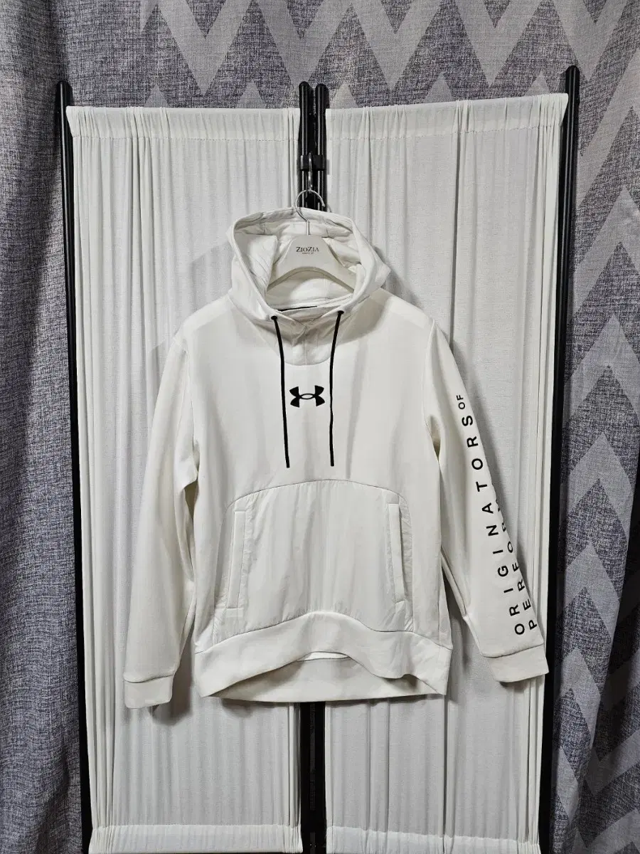 Under Armour Hoodie (XL)