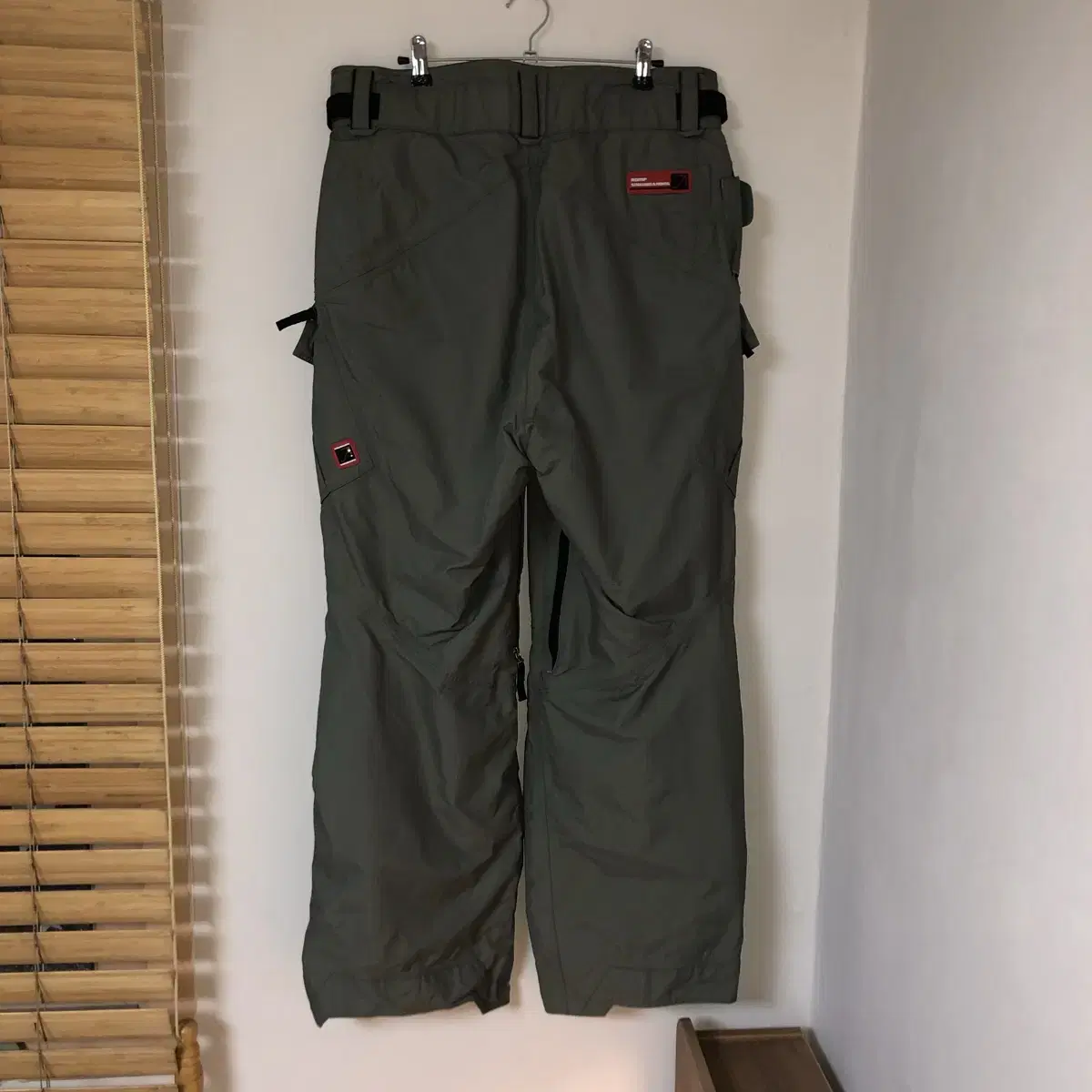 Vintage Romp khaki snowboarding pants