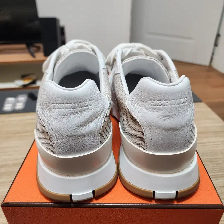 에르메스 Trail Sneakers 사이즈 42 (280사이즈)