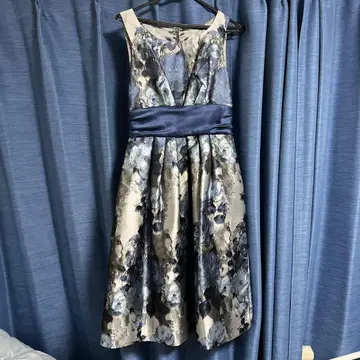 C'EST LA VIE 슬리브리스 원피스