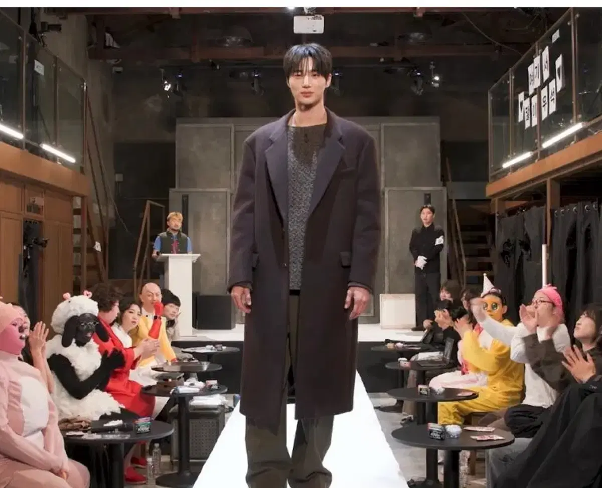 렉토 24FW 타스마니아 울 블렌드 오피서 코트 브라운