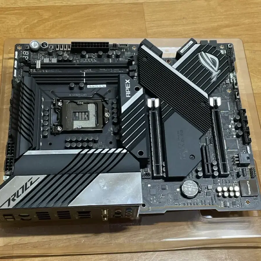 ASUS ROG MAXIMUS XIII APEX Z590