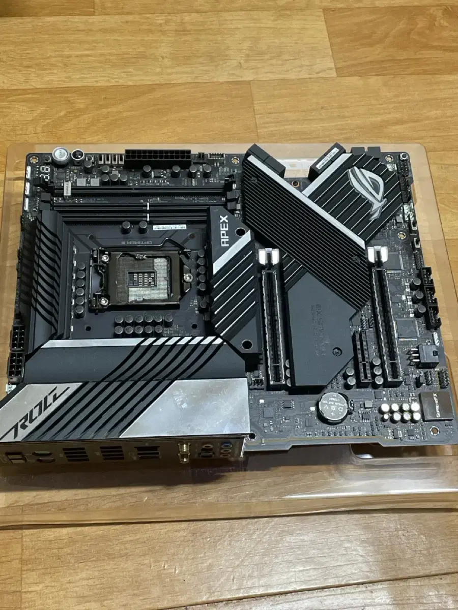 ASUS ROG MAXIMUS XIII APEX Z590