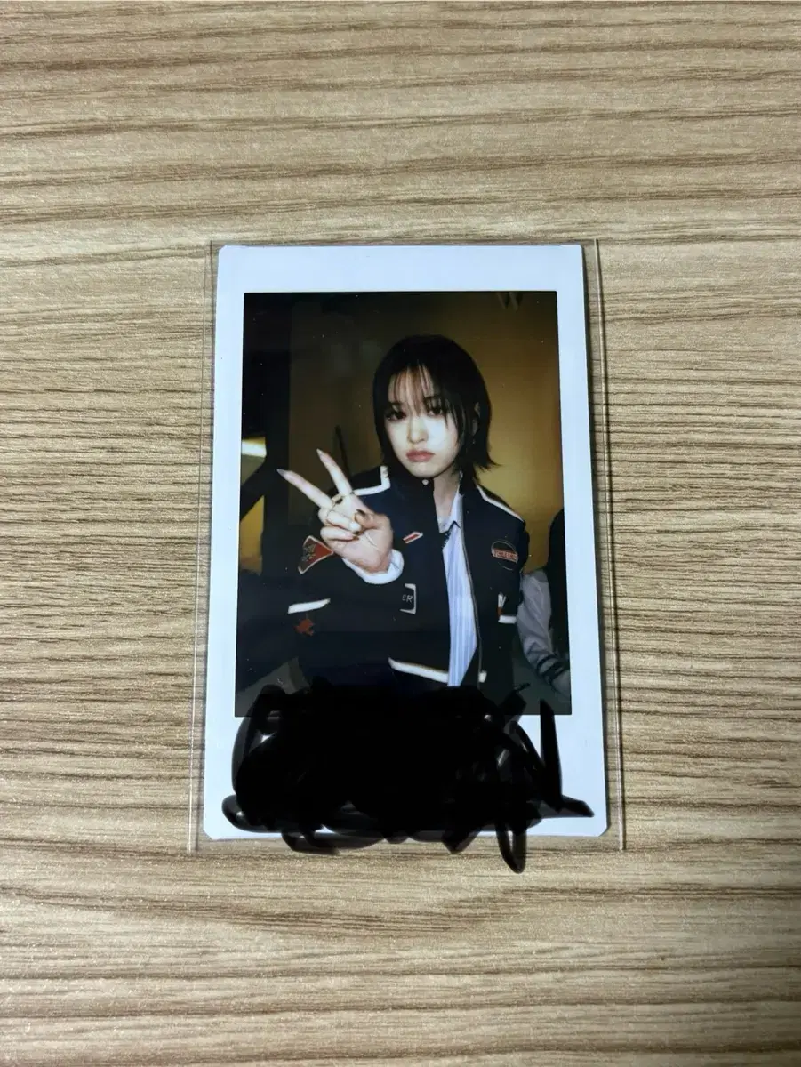 ive ahn yujin main music download certification event sign polaroid