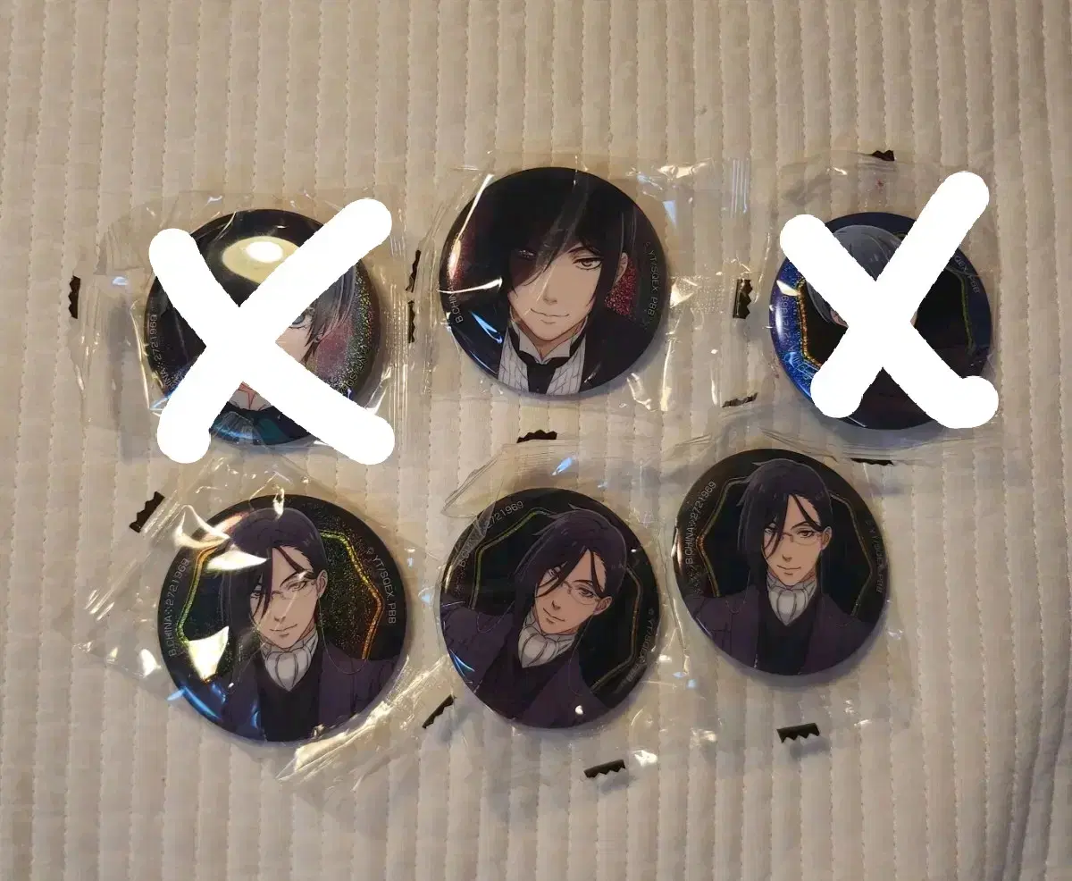 I'm selling my Black Butler Ciel Phantomhive Sebastian canbadge sell 