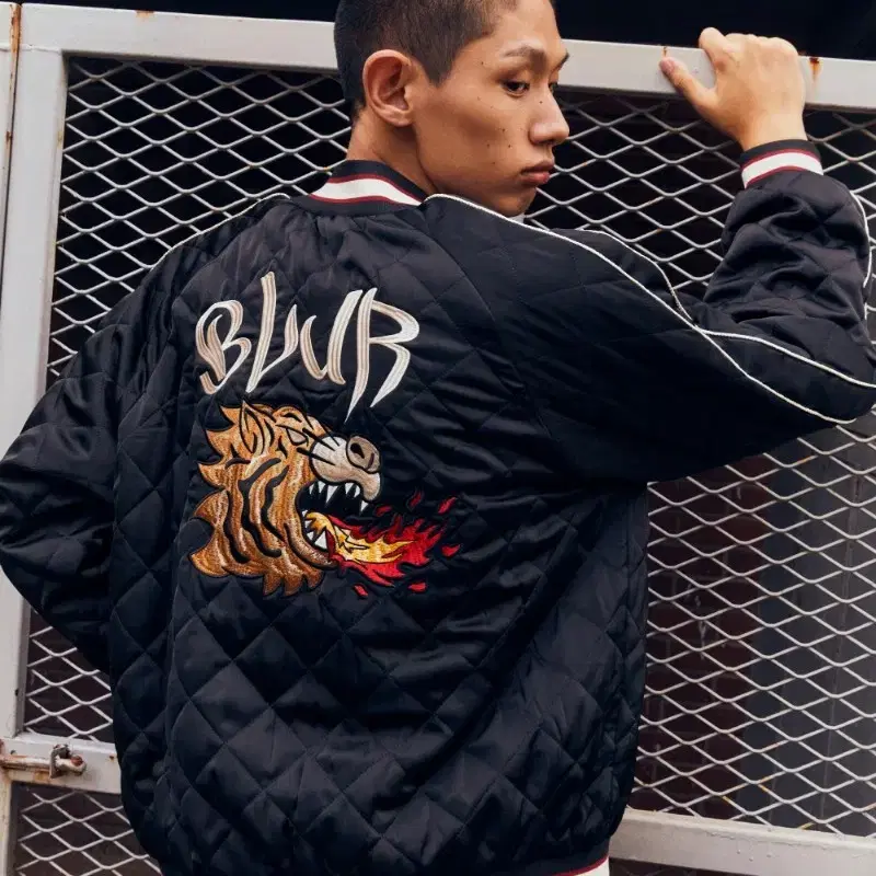 블러 TIGER SOUVENIR JACKET