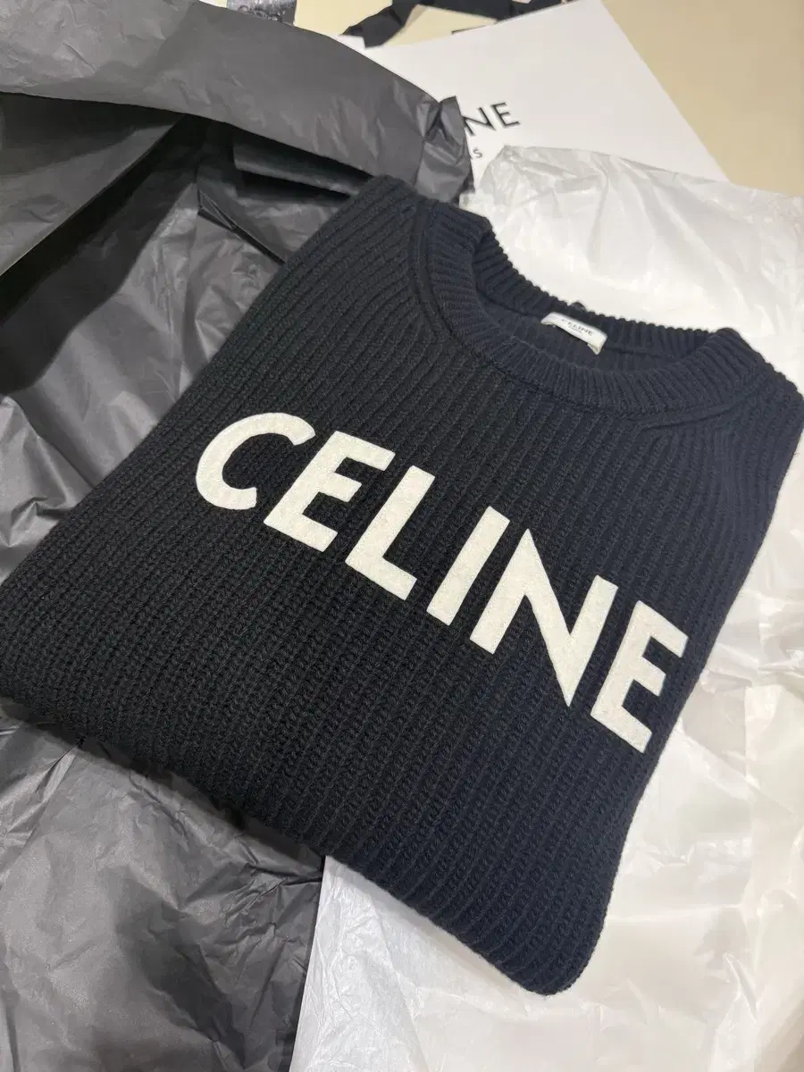 M) Seline Ribbed Wool Oversized Knit in Black