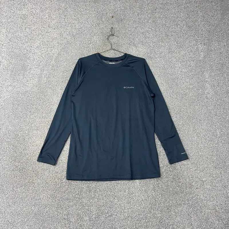 [Colombia] Functional Navy Long Sleeve Tee XL