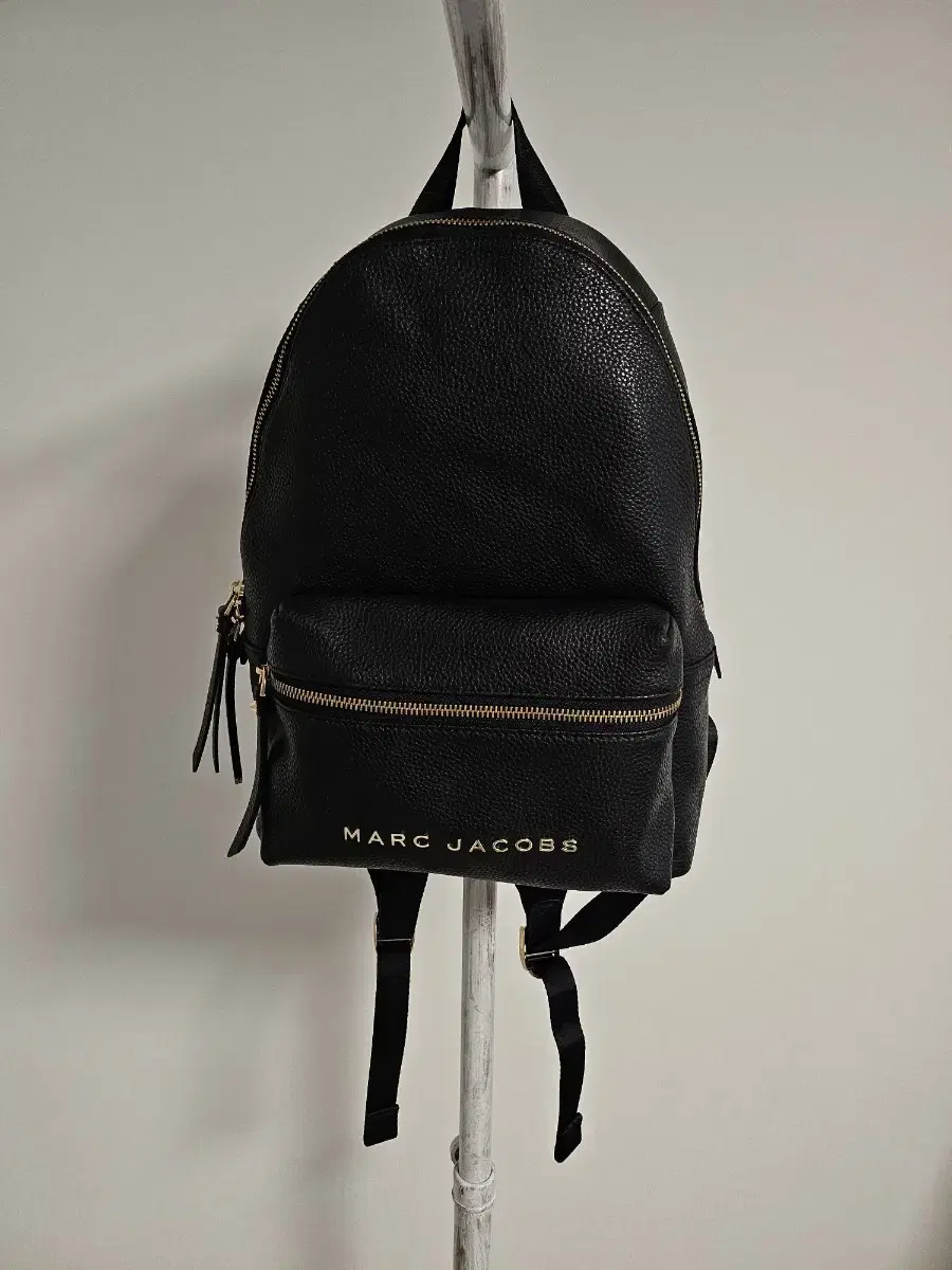 Genuine Marc Jacobs Large Leather Backpack H301L01FA21