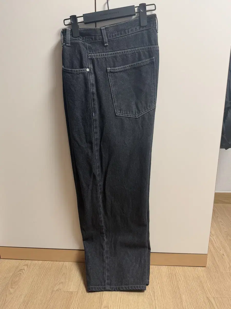 2 men's jeans