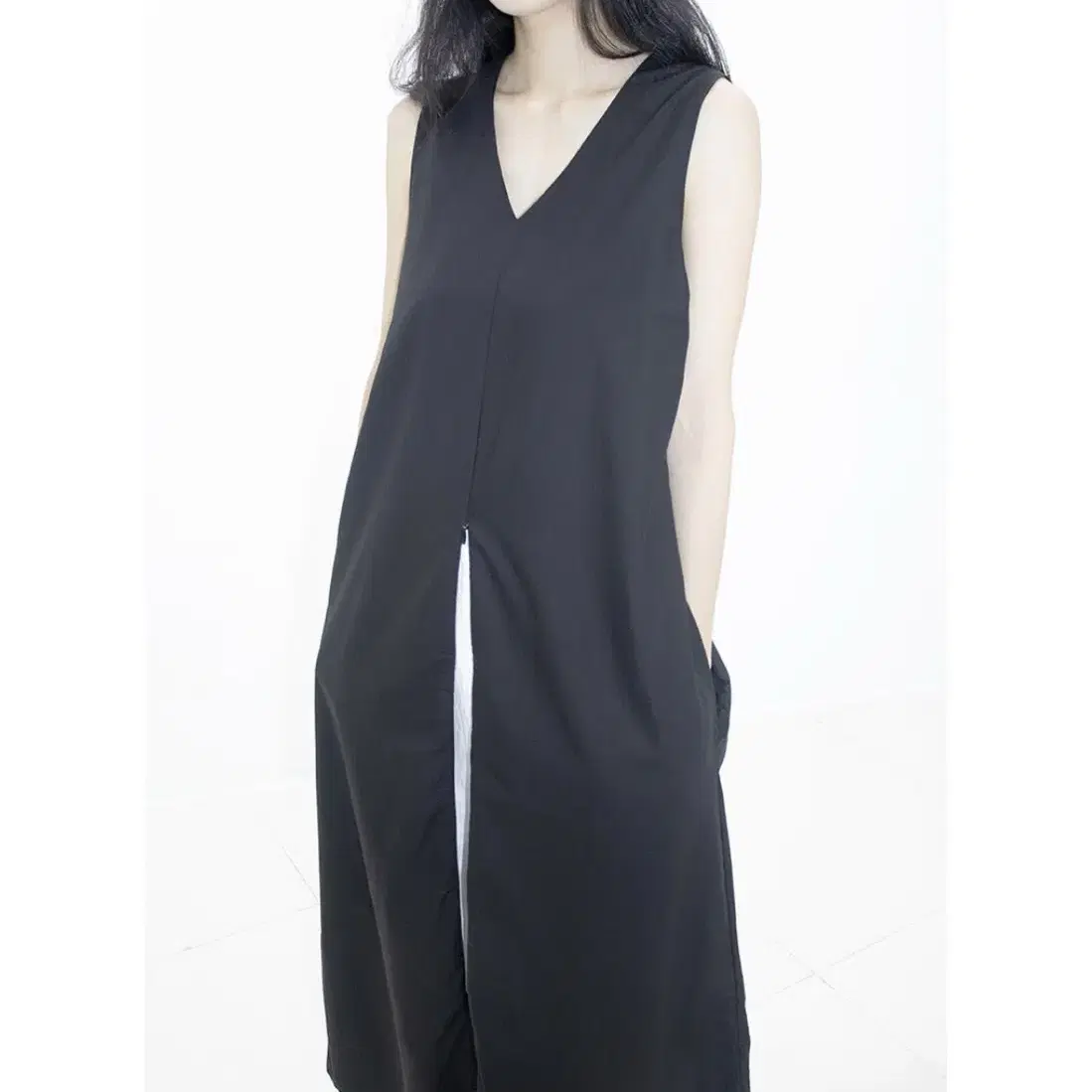 rayon v-neck two way dress in black