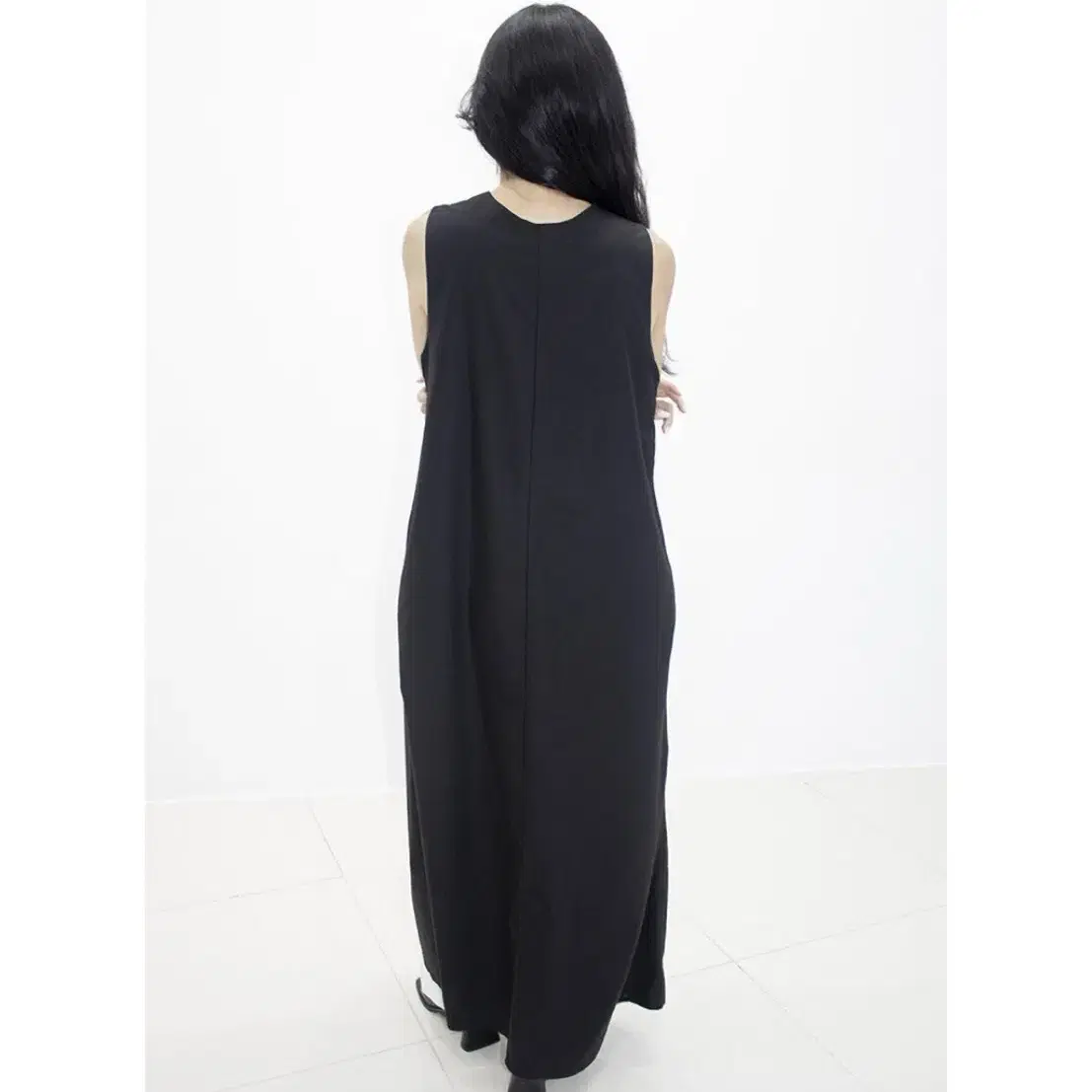 rayon v-neck two way dress in black