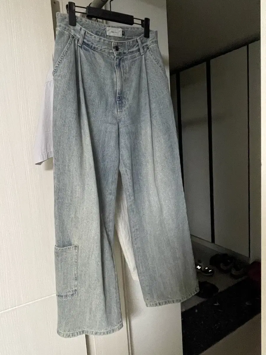 Bigin202 One Tuck Wide Carpenter Denim Pants Bleached Bloo